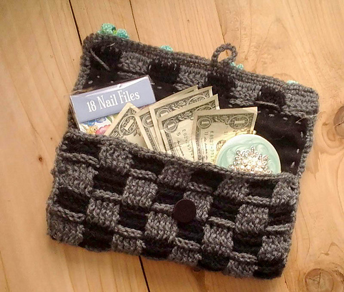 Basket of Posies Clutch photo 3