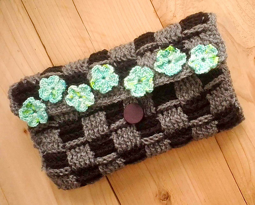 Basket of Posies Clutch photo 1