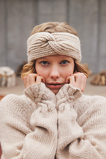 Shown with nelly Headband