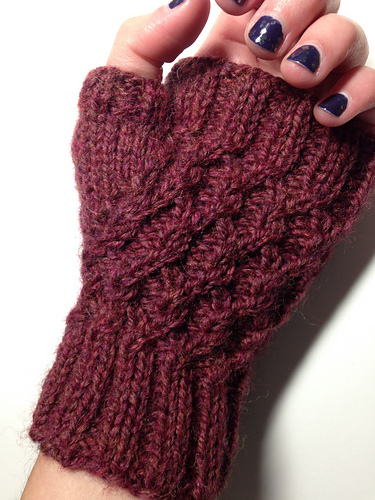 Twisted Chain Link Fingerless Gloves photo 4