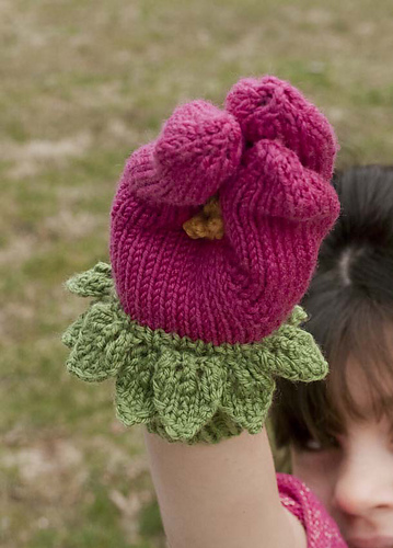 Flower Mitten photo 2