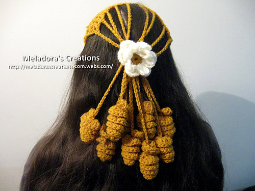 Crocheted Mesh Twirly Head Cover photo 1
