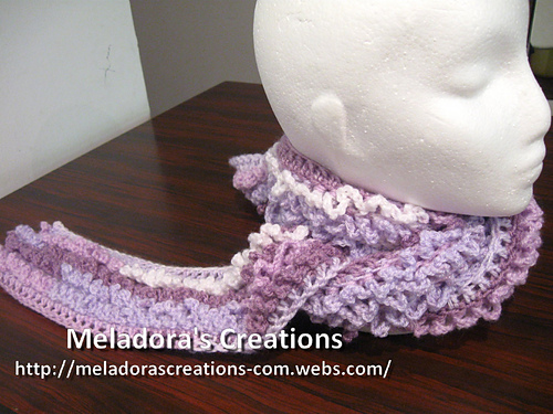 Twisted Loop Scarf photo 2
