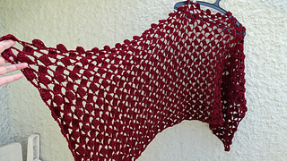 Ravelry: Offset Shell Mesh Shawl pattern by Meladoras Creations