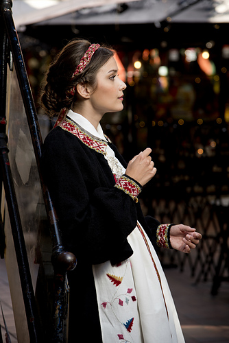 Bunadsjakke til bunader med vevde bånd - Merete Norheim Strikkedesign