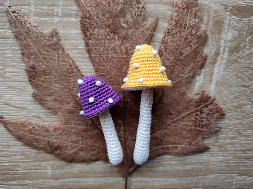 Crochet mushroom brooches
