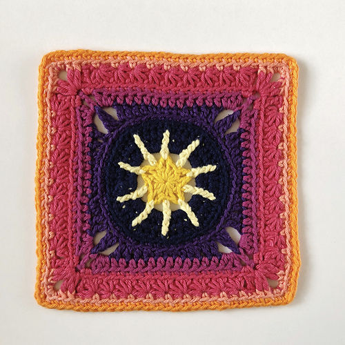 Granny Square Pouch photo 6