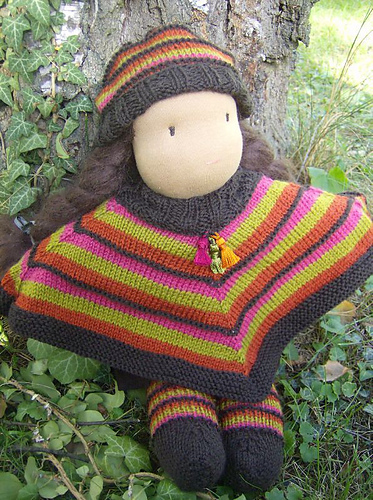 Poncho, bottes et bonnet Chocolat photo 2