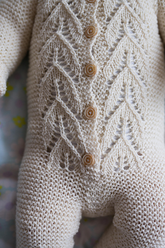 Bladrilledress / Garter leaves suit - Marianne J. Bjerkman