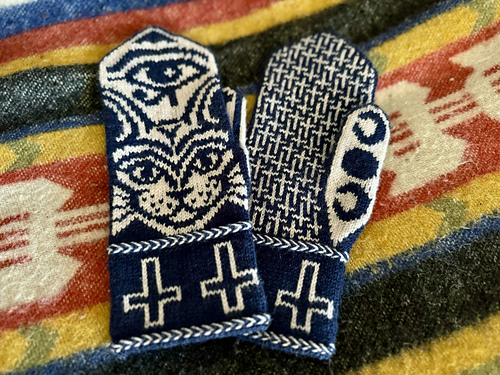 Evil Cat Mittens photo 1