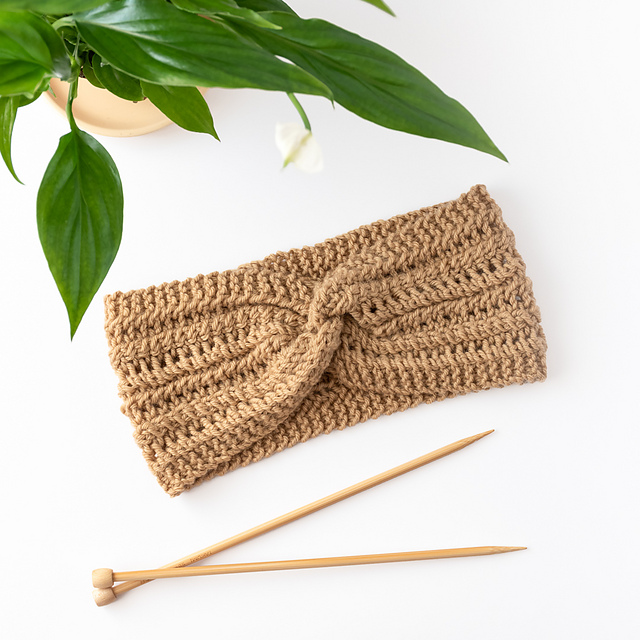 Ravelry Twisted lace headband pattern by Mirella Moments