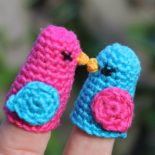 Two Little Dickie Birds - finger puppets photo 1