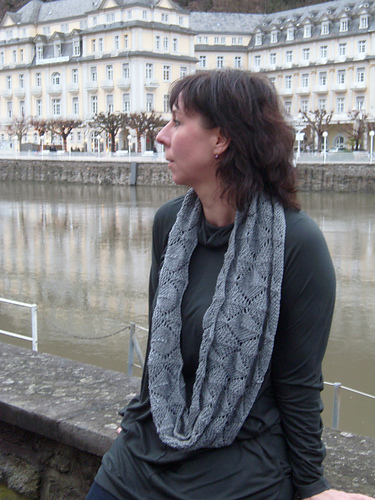 Ravelry: Leaf loop pattern by Susan Ashcroft