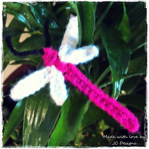 Ravelry Dragonfly Applique pattern by Carrillo