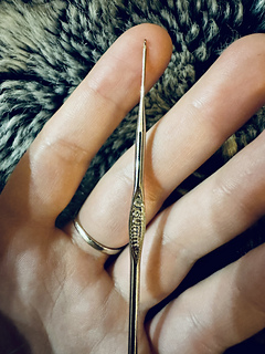 Using a hook this small feels like entering a new dimension 