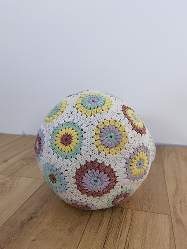 African Flower Granny Square Ball Fussball