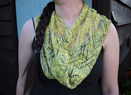 Ravelry: Rope Cowl pattern by Munro Sisters3