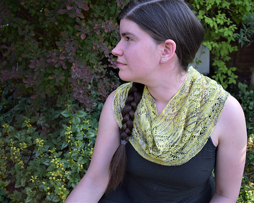Ravelry: Rope Cowl pattern by Munro Sisters3