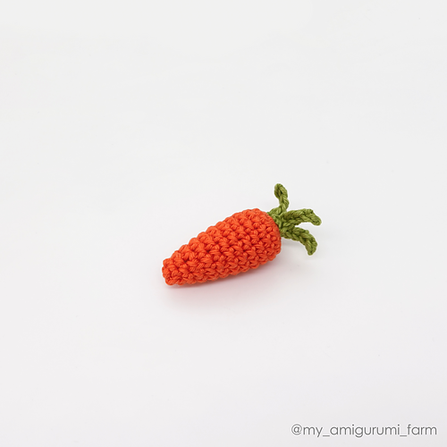 Mini Carrot Amigurumi photo 2