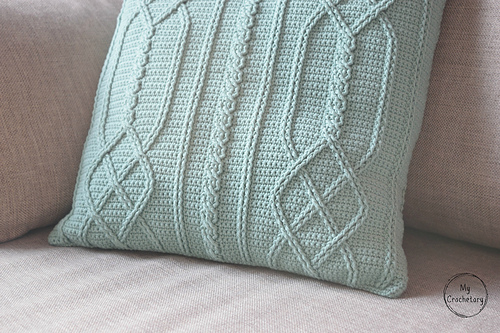 Cable Diamond Pillow photo 5