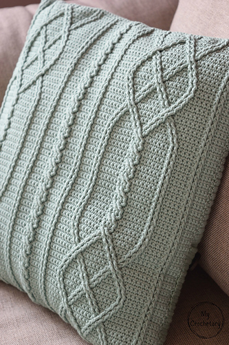 Cable Diamond Pillow photo 6