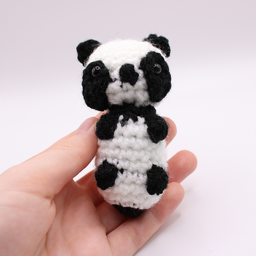 Panda Amigurumi - Li Howell