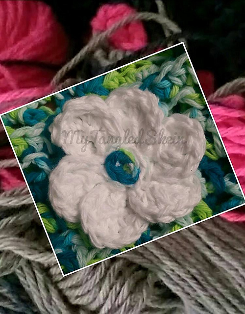 Ravelry Overlapping Petal Flower pattern by Amber Pierce