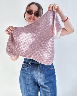 Size Small
225m/246m of KFO merino+silk mohair in Dusty Rose