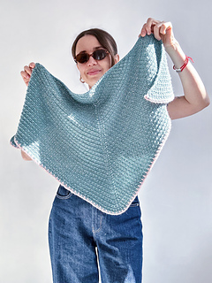 Size Medium
350m/383yds of Pernilla Filcolana color 808