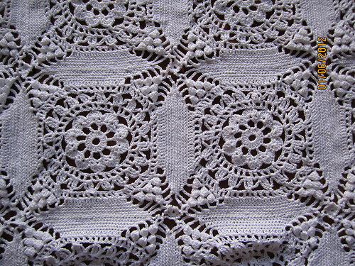 665 Cathedral Windows Tablecloth #4508 photo 5