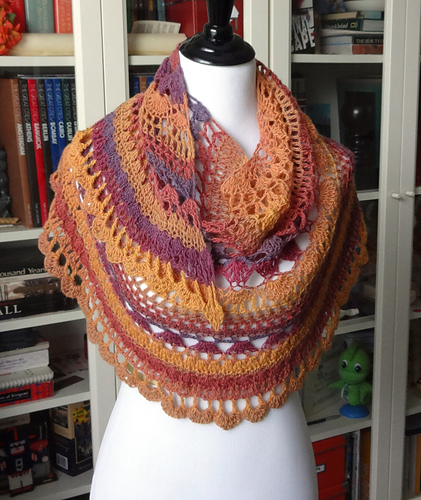 A Little of This a Little of That Shawlette photo 5