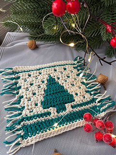 Ravelry: Christmas Tree Coaster Mosaic Mug Rug pattern by Nastya Burlaka
