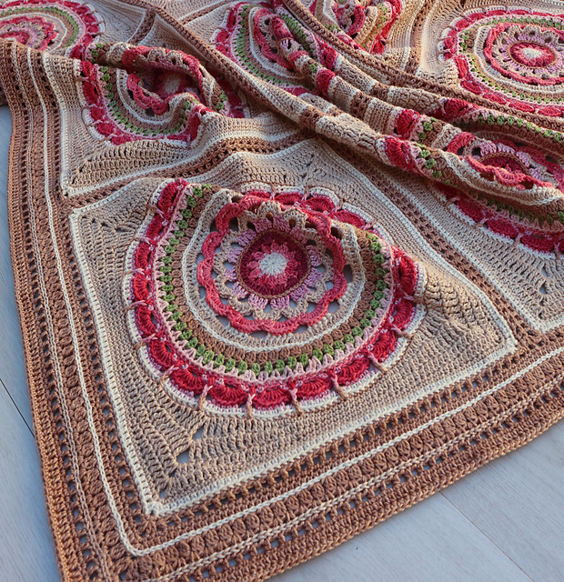 Ravelry Feeling Groovy Blanket pattern by Hooked on Sunshine