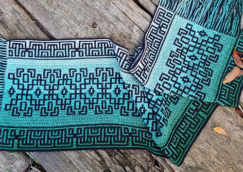 Viridescent Table Runner photo 4