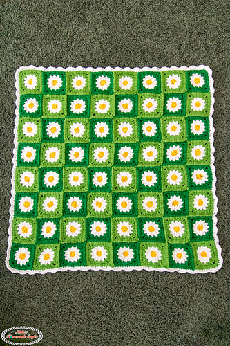 Daisy Granny Square Blanket - Nicki's Homemade Crafts