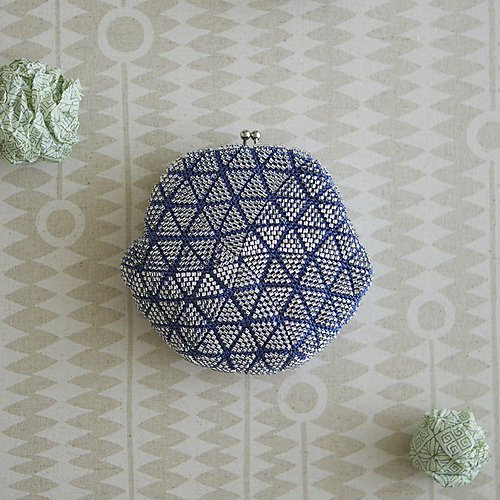 p.44,45 Beaded Pouch or Bag with triangle motif 다른 모습 1