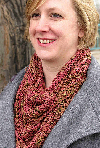 Ravelry: Paintbrush Medley Cowl pattern by Daniela Nii