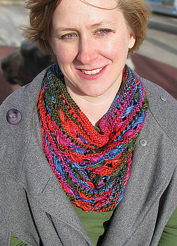 Ravelry: Paintbrush Medley Cowl pattern by Daniela Nii