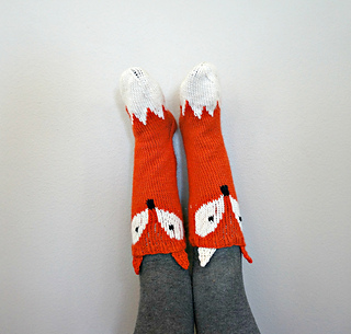 Ravelry: Little Foxy Socks pattern by North Star Knits