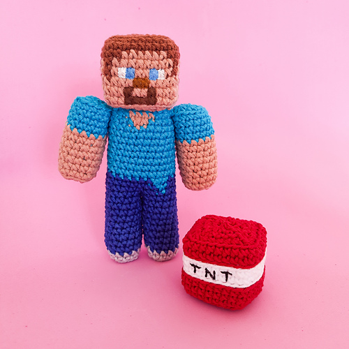Ravelry: Steve Minecraft Amigurumi pattern by Thamires Kaled