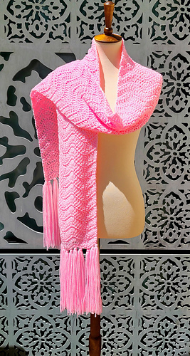 Soft chevron stitches flow like gentle seaside waves.