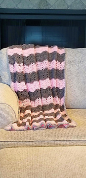 Soft, cozy, and full of sunshine - meet the California Dreamin' Lapghan. 