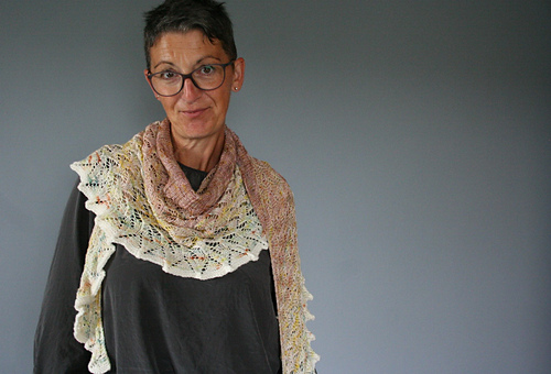 Ravelry: Lin-Lin Shawl pattern by Yoko Johnston