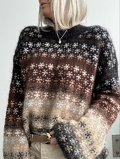 Main color 1 (MC1): Black x, Önling No 10
Main color 2 (MC2): Coffee brown (026), Önling No 10
Main color 3 (MC3): Linen (005) / beige (0349), Önling No 10
Contrast color 1 (CC1): Ice blue (048), Önling No 3
Contrast color 2 (CC2): Warm light beige melange (016m), Önling No 1
Contrast color 3 (CC3): Coffee brown (026), Önling No 1
Contrast color 4 (CC4): Off white (007) or Cold light beige melange / marzipan (006m), Önling No 1
Contrast color 5 (CC5): Black (001), Önling No 3