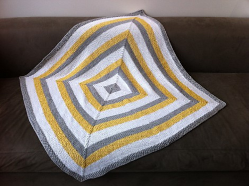 Square Stripes Garter Stitch Baby Blanket photo 2