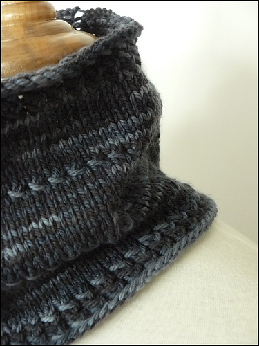 Ravelry: Textured cowl pattern by Organdi Bidouille