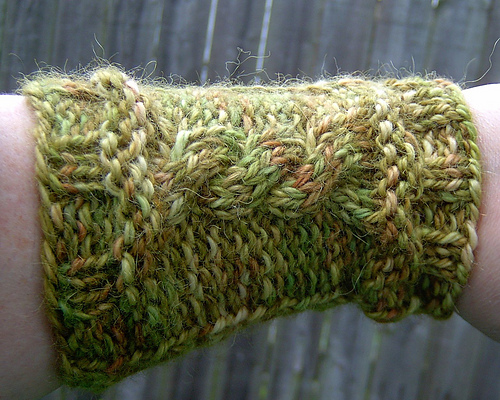 Twist on the Wrist Warmers photo 1