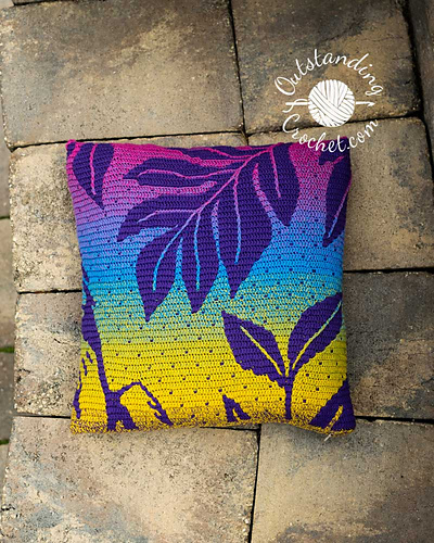 Ravelry: Parrot Mosaic Bag and Pillow pattern by Natalia Kononova