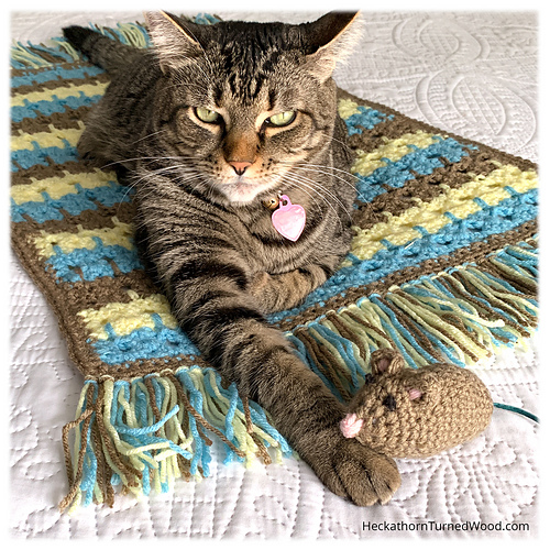 Ravelry Kitty Cat Blanket & Mouse pattern by Paula Heckathorn