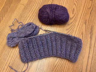4” done & I realized the two balls of yarn wouldn’t be enough.